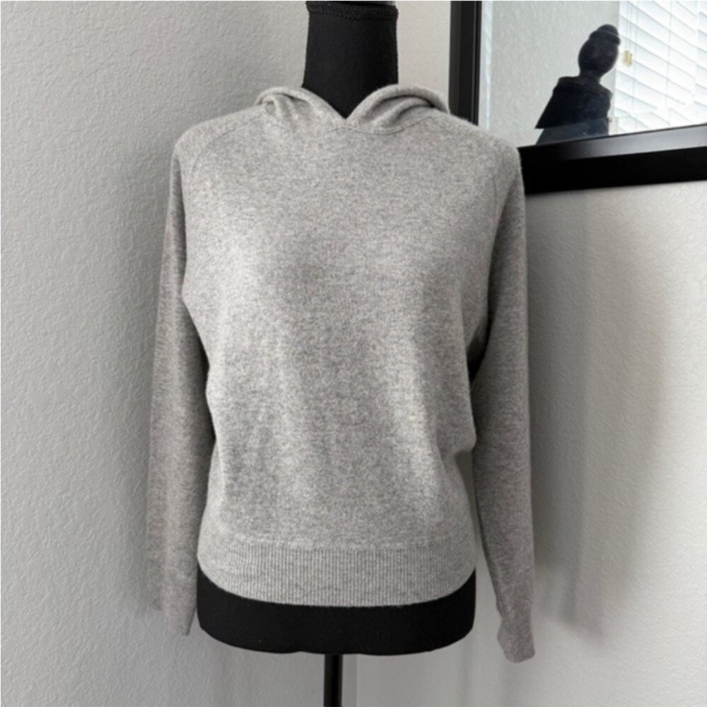 NEIMAN MARCUS 2 Pc Heather Gray Cashmere Lounge PJ Set Medium - Picture 2 of 13